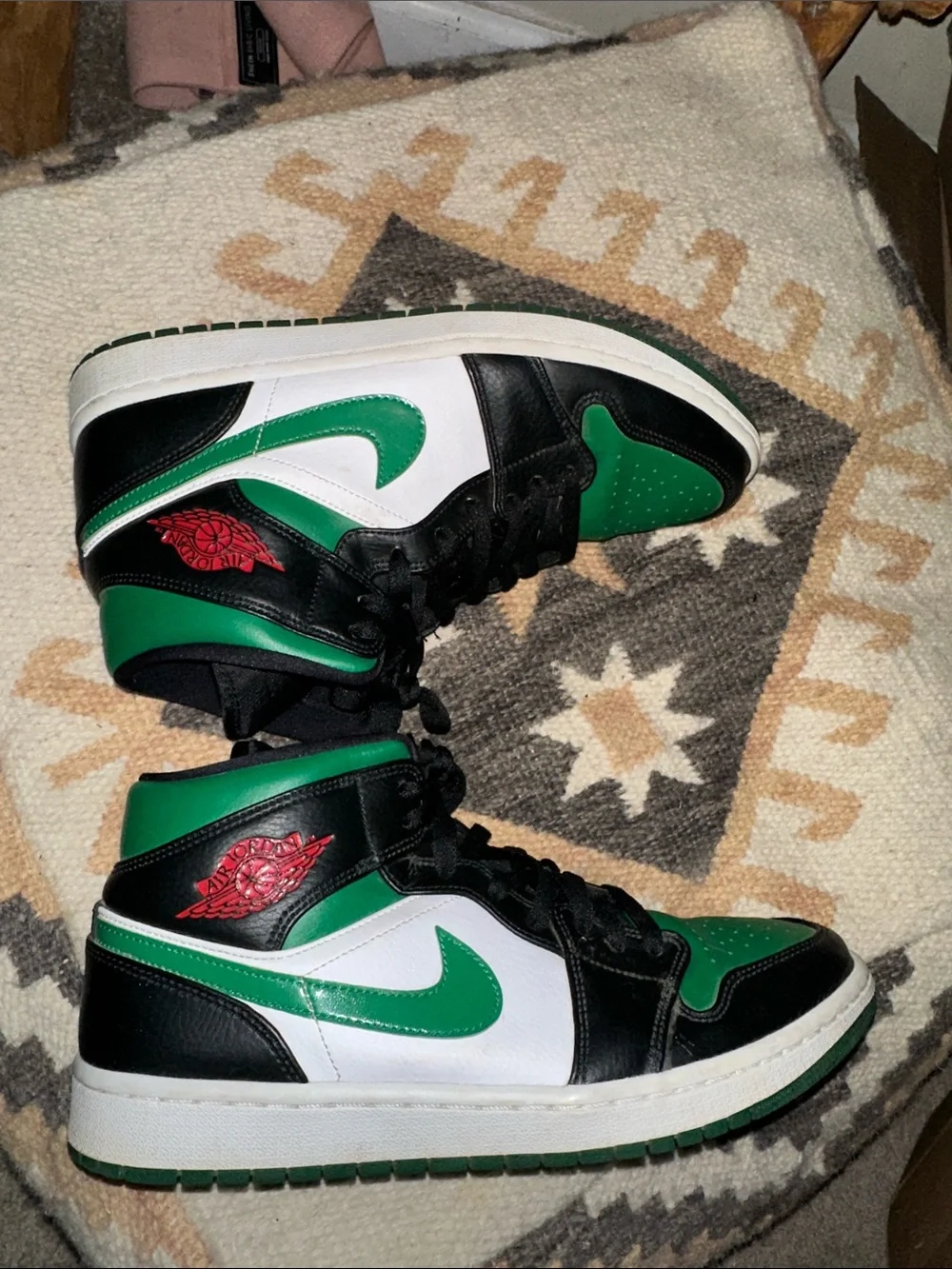 Jordan 1 Mid Green Toe